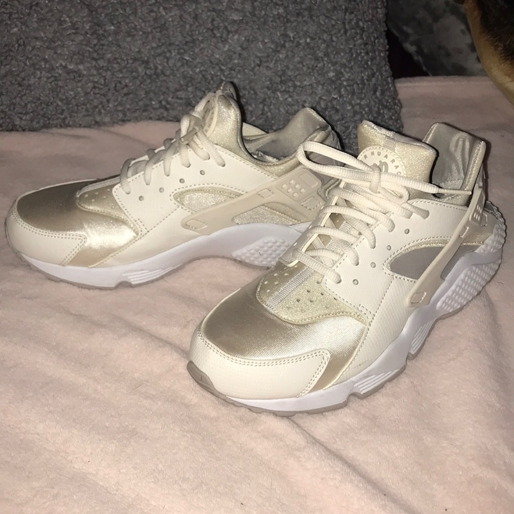 Brand new Nike huaraches